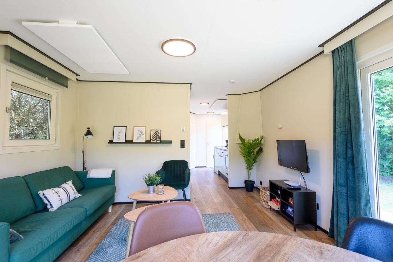 Chalet Met Eigen Tuin Aan De Veluwse Bosrand Putten Exteriör bild