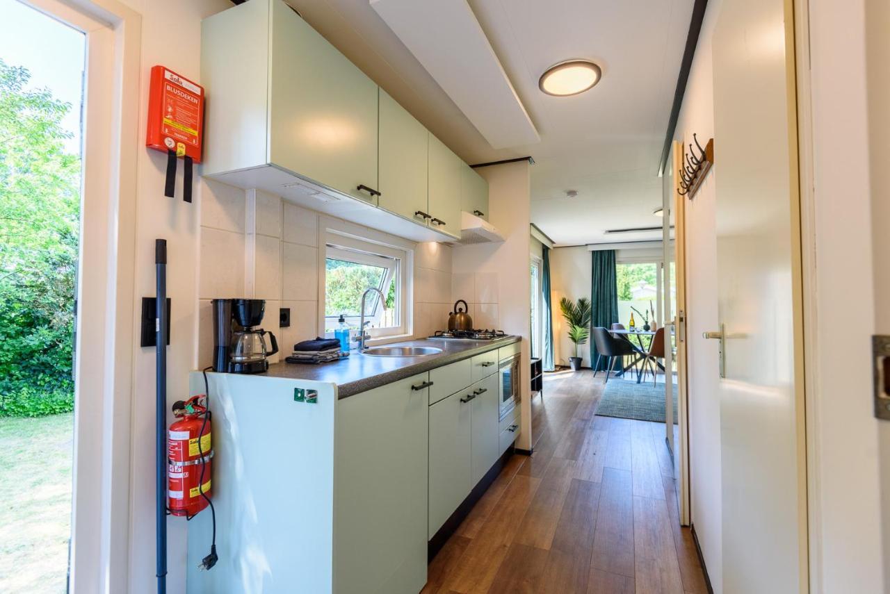 Chalet Met Eigen Tuin Aan De Veluwse Bosrand Putten Exteriör bild